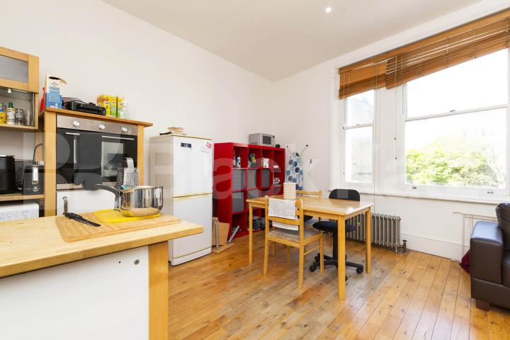 Modern Apartment Fulham Road, Fulham